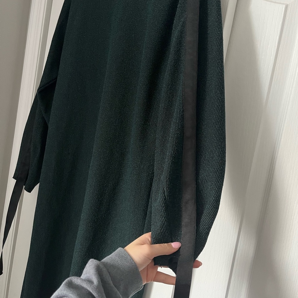 ZARA GREEN KNIT DRESS WITH RIBBON SLEEVE DETAIL ; SIZE SMALL